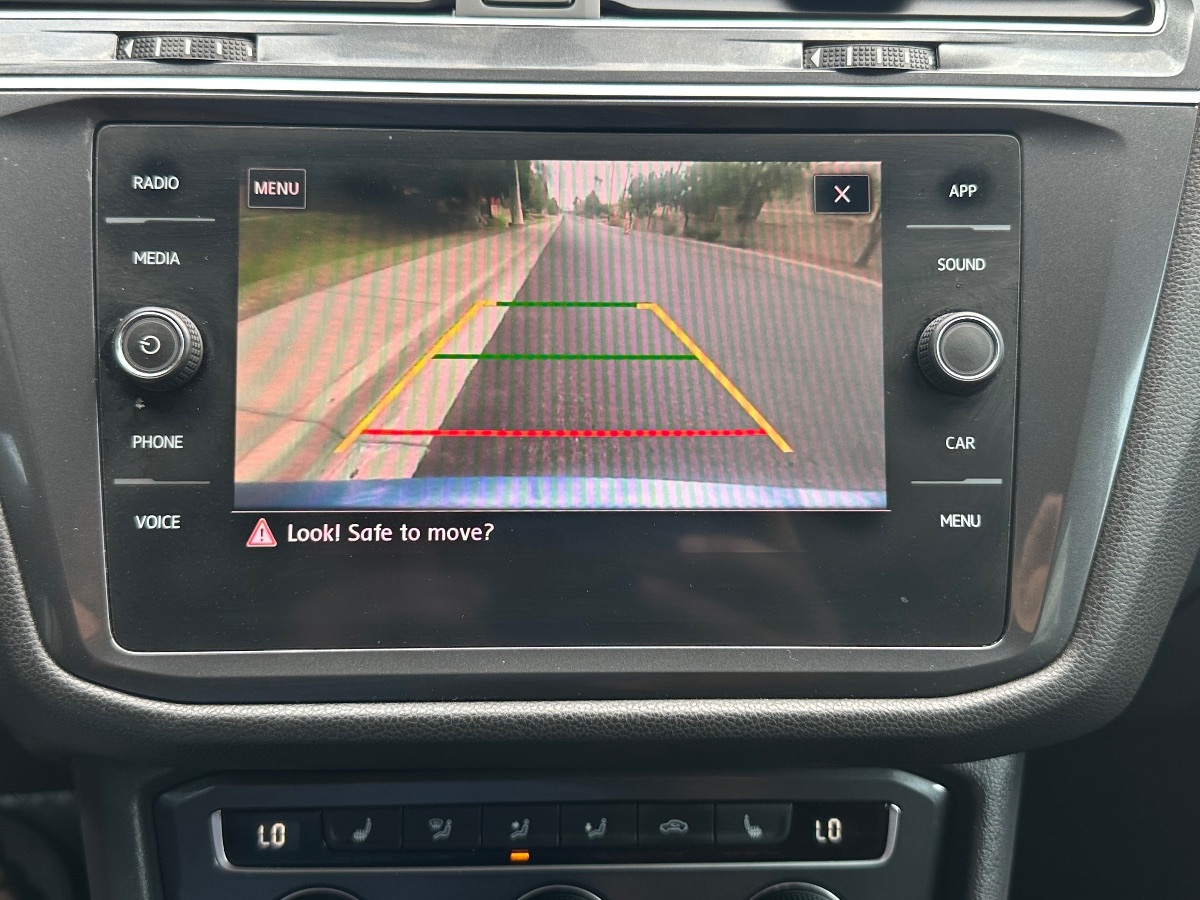 2020 Volkswagen Tiguan SE photo 35