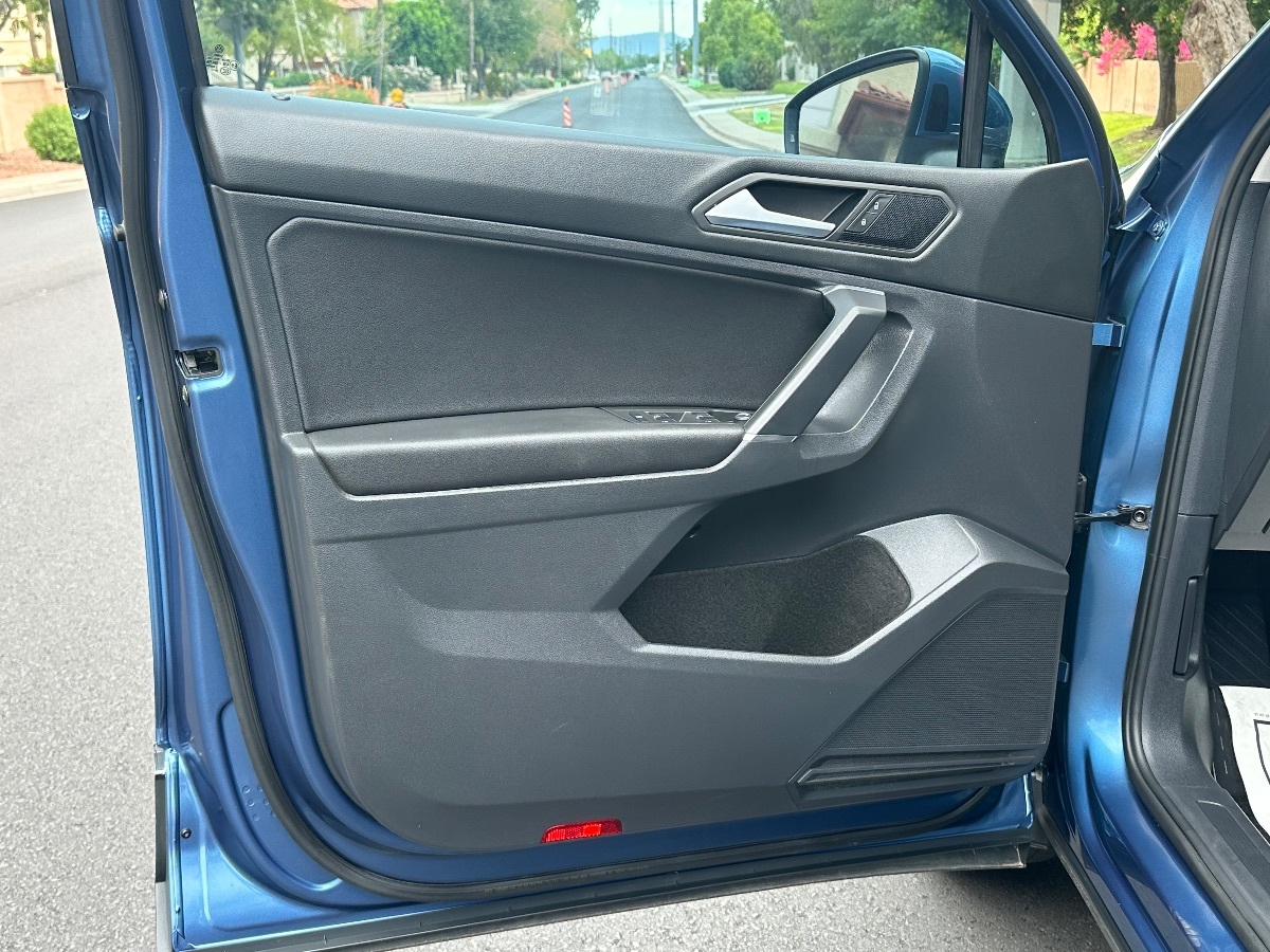 2020 Volkswagen Tiguan SE photo 39
