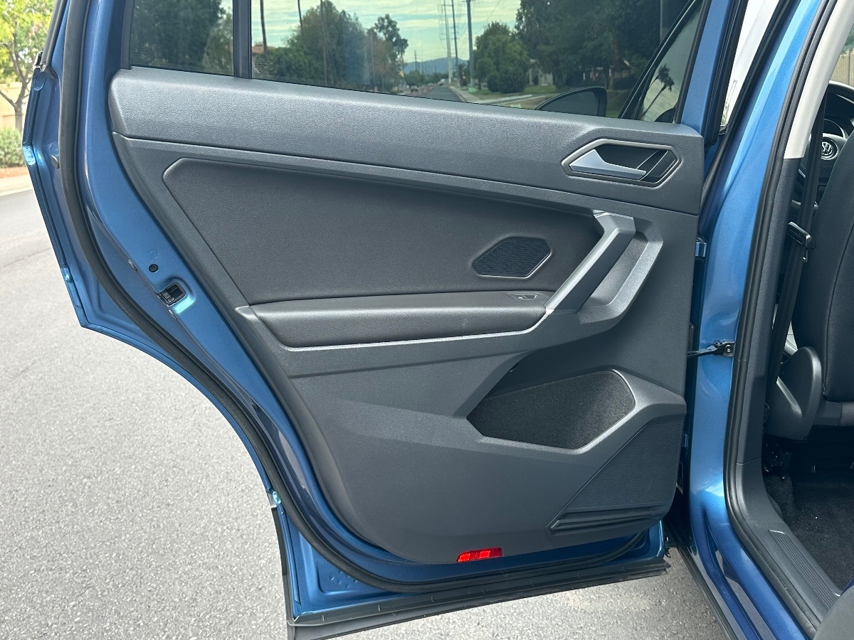 2020 Volkswagen Tiguan SE photo 41