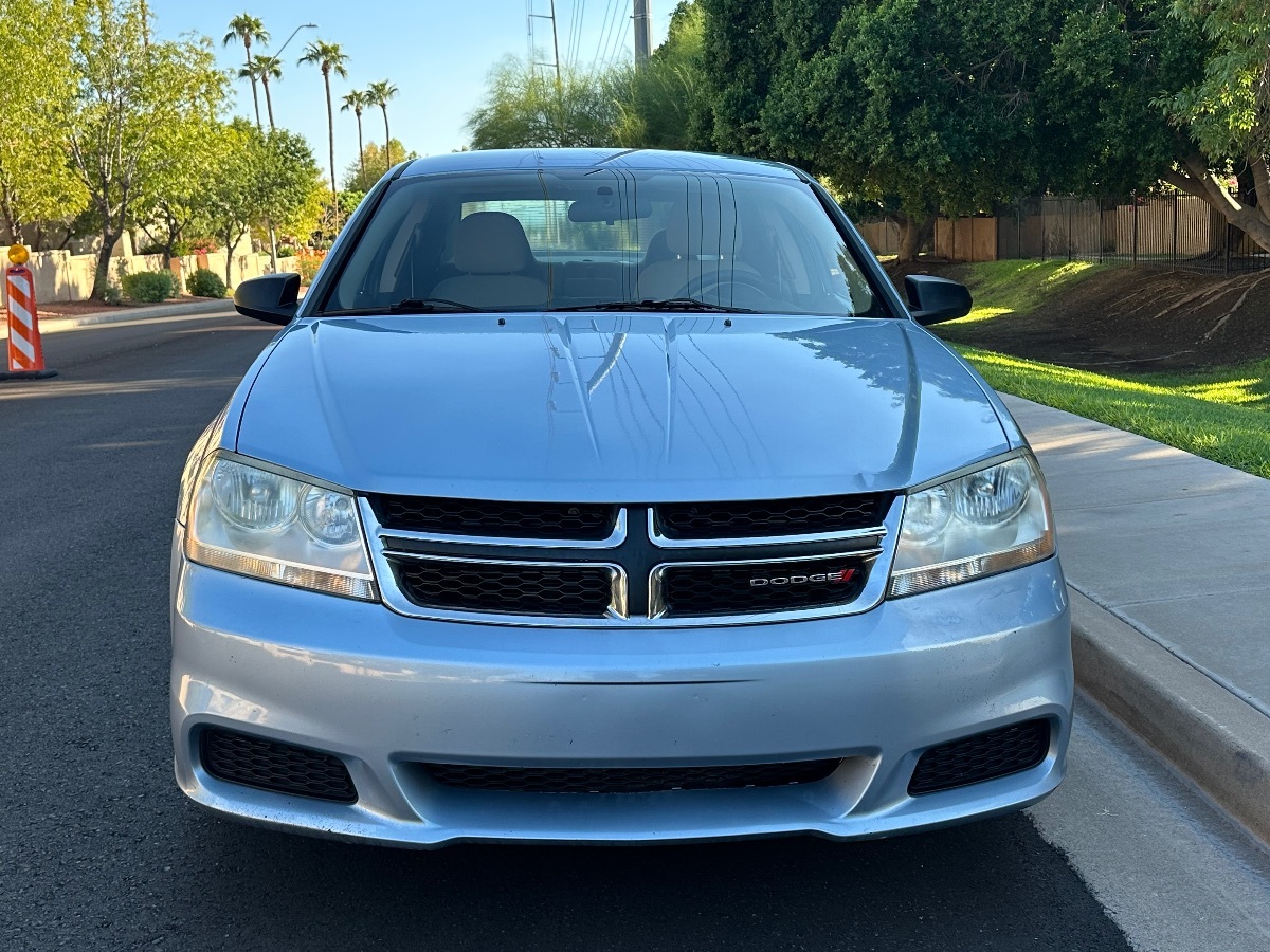 2013 Dodge Avenger SE photo 3