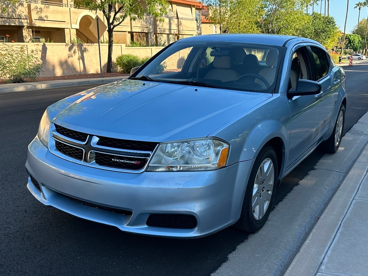 2013 Dodge Avenger SE photo 4