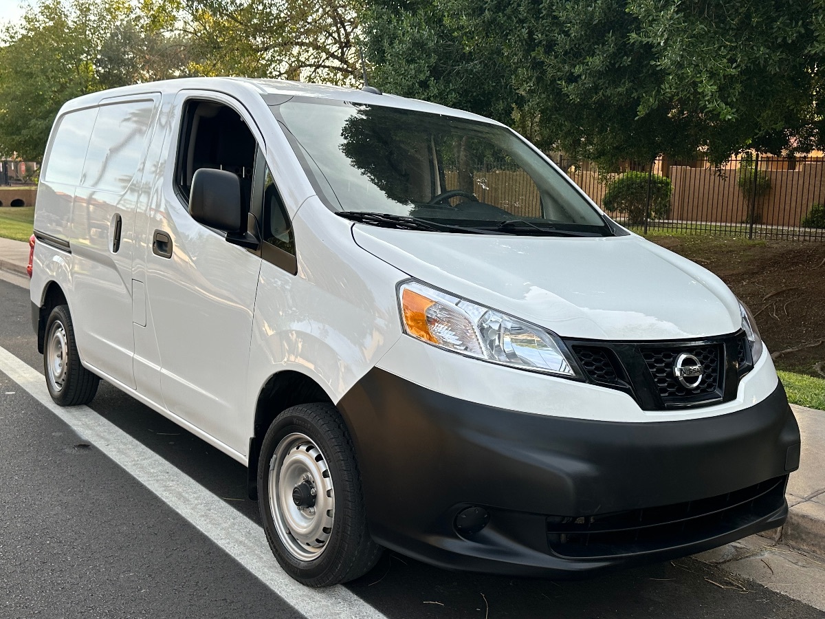 2021 Nissan NV200 S photo 2
