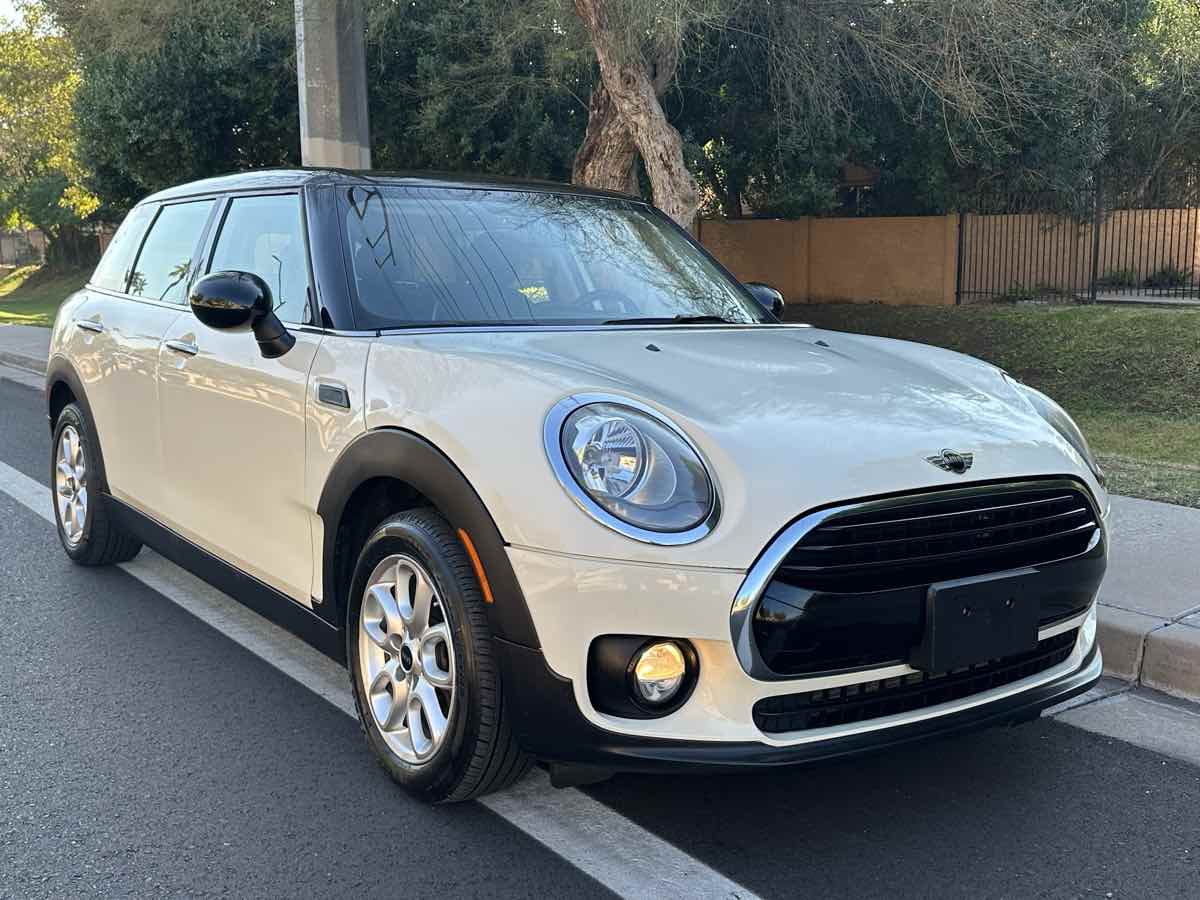 2016 Mini Clubman Base photo 2