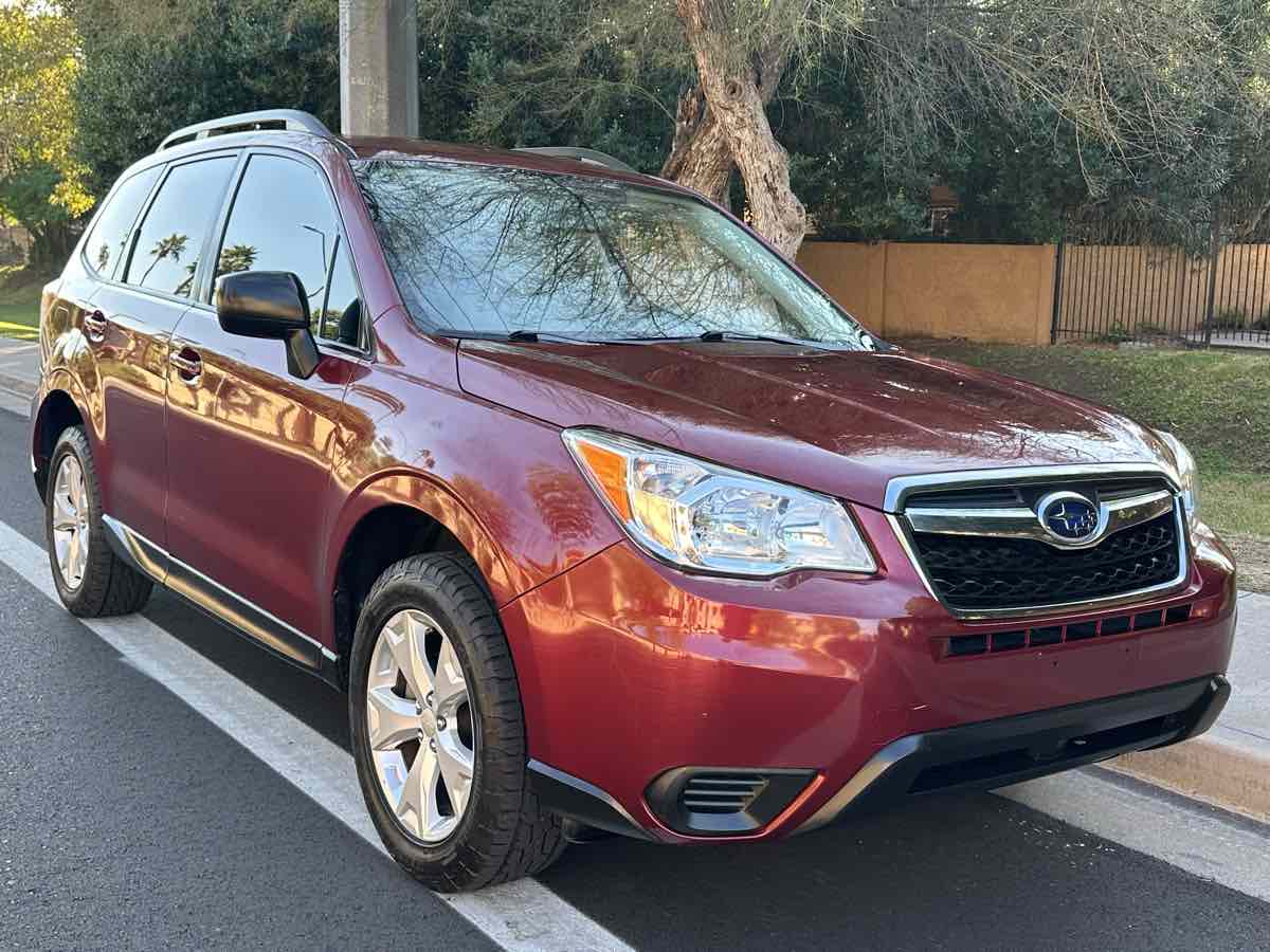 2016 Subaru Forester 2.5i photo 2
