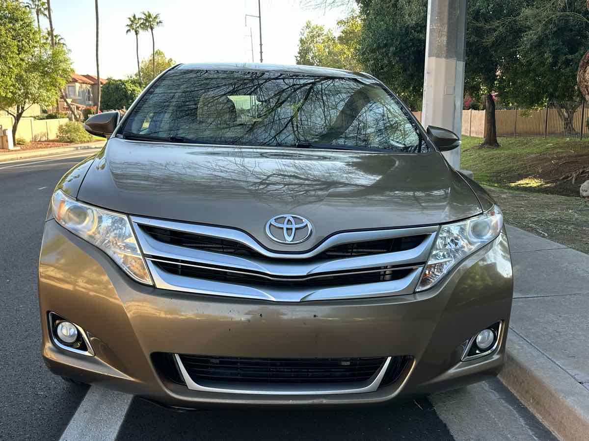 2013 Toyota Venza LE photo 3