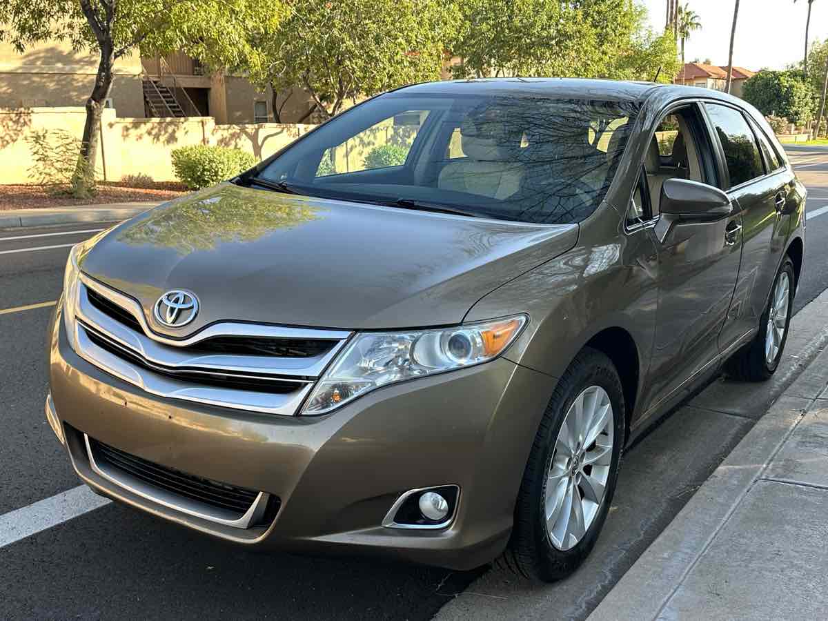 2013 Toyota Venza LE photo 4