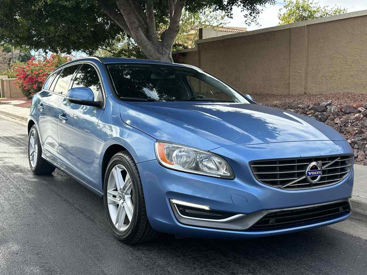 2015 Volvo V60 Premier Plus - Photo 2