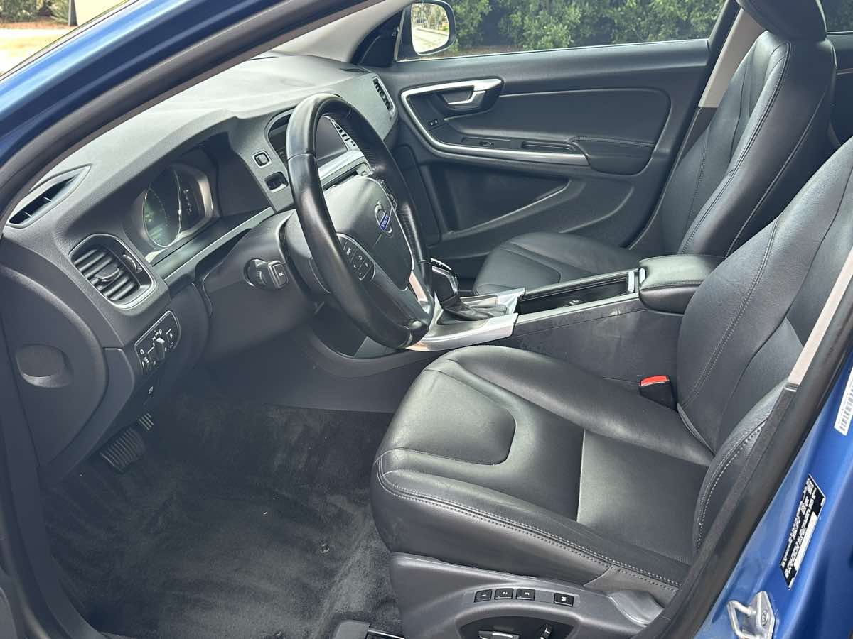 2015 Volvo V60 Premier Plus - Photo 10