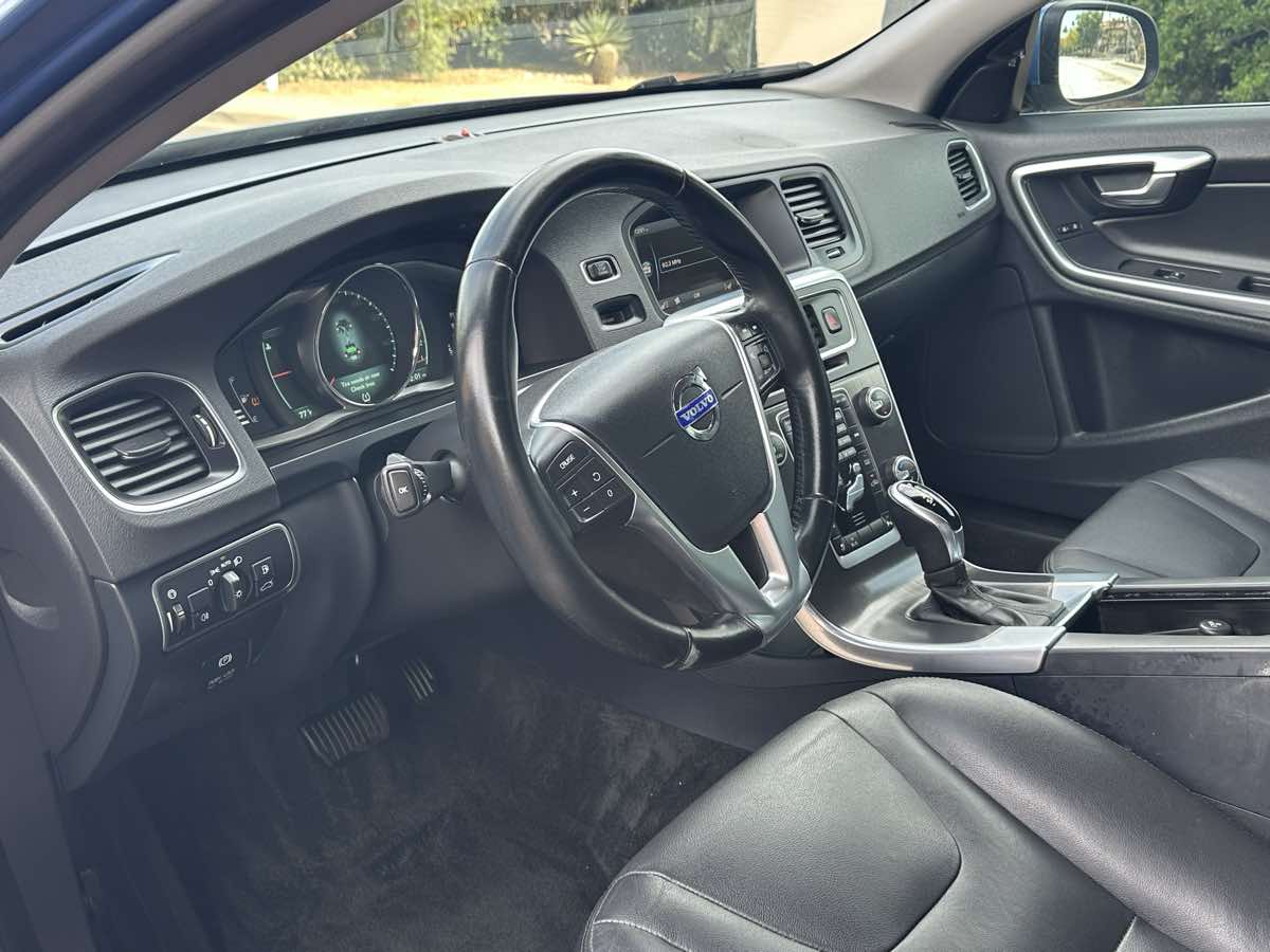 2015 Volvo V60 Premier Plus - Photo 14