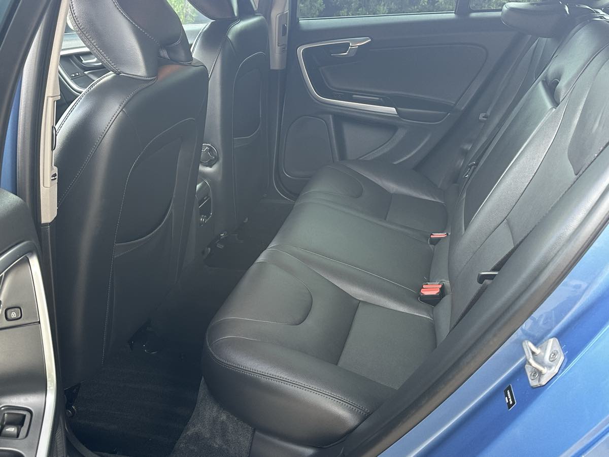 2015 Volvo V60 Premier Plus - Photo 15