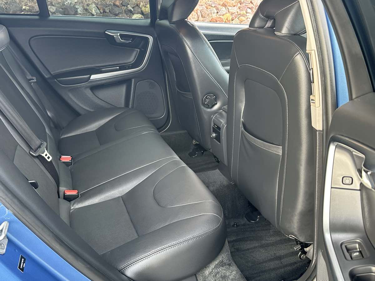 2015 Volvo V60 Premier Plus - Photo 18