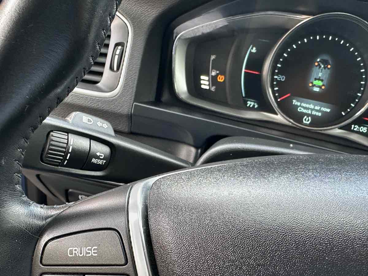 2015 Volvo V60 Premier Plus - Photo 28