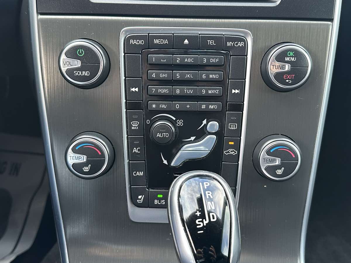 2015 Volvo V60 Premier Plus - Photo 31