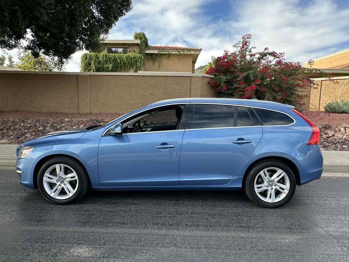 2015 Volvo V60 Premier Plus - Photo 7