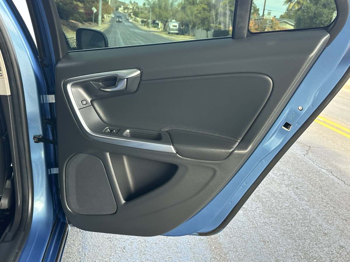 2015 Volvo V60 Premier Plus - Photo 44