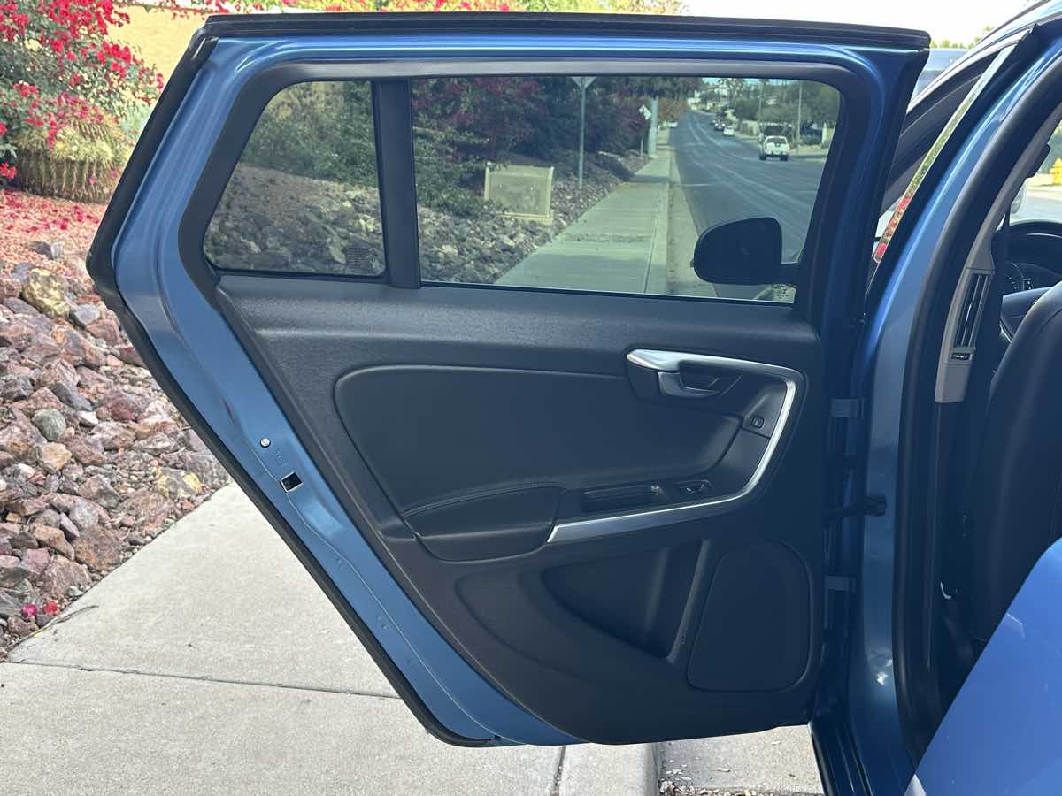 2015 Volvo V60 Premier Plus - Photo 45