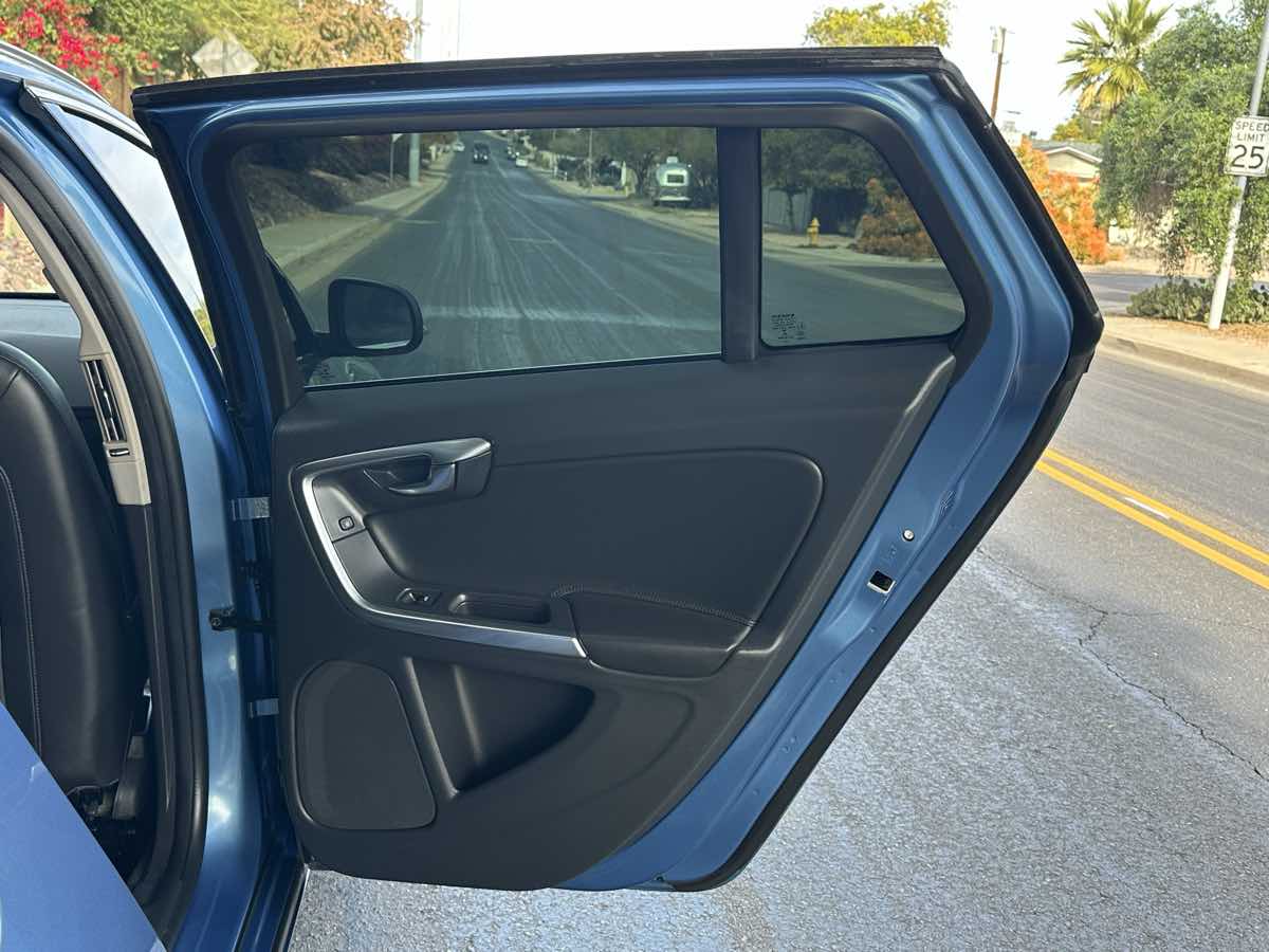 2015 Volvo V60 Premier Plus - Photo 47