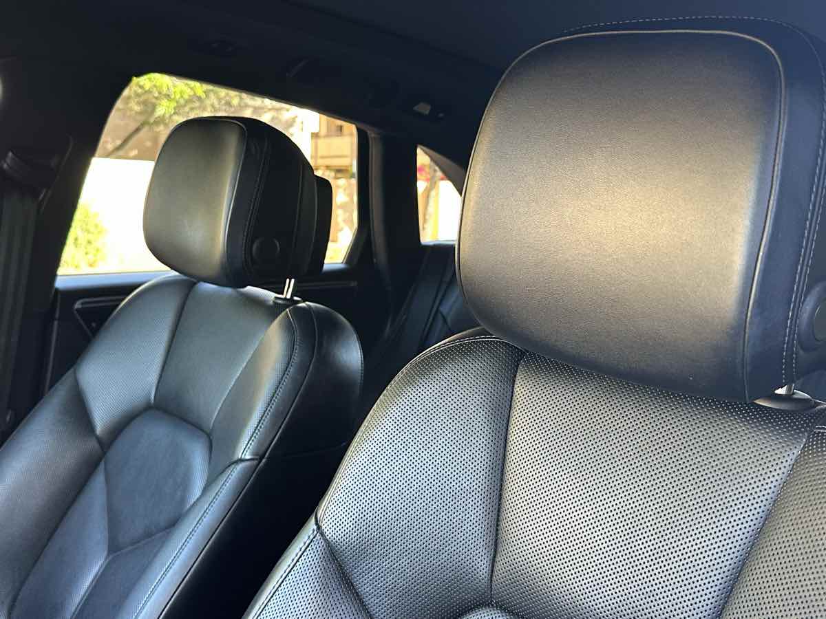 2018 Porsche Macan Base - Photo 26