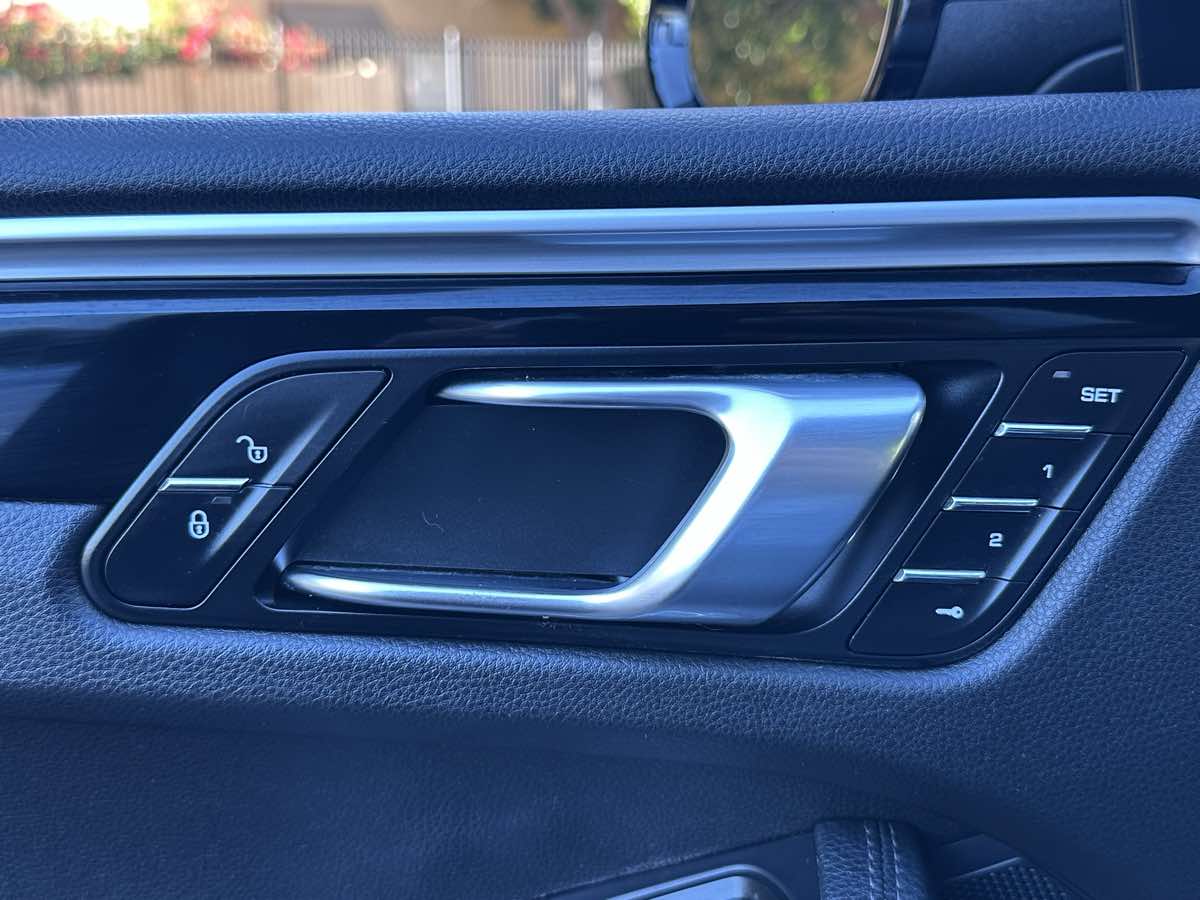 2018 Porsche Macan Base - Photo 41