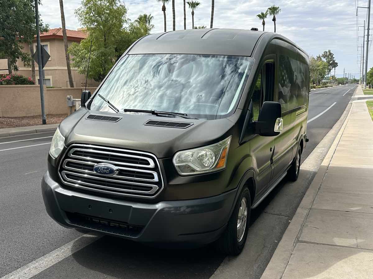 Ford Transit photo 4