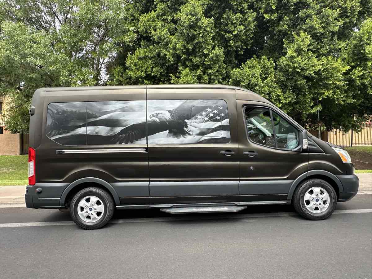 Ford Transit photo 9