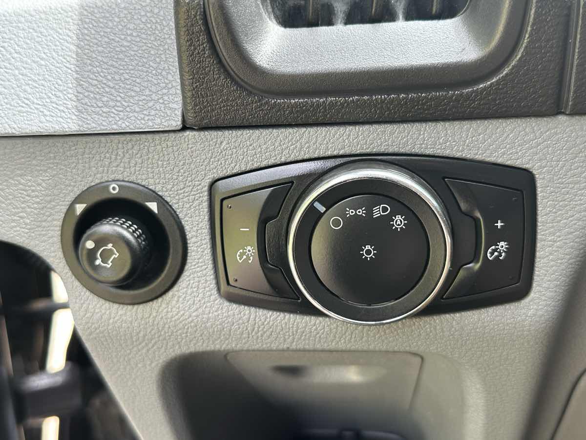 Ford Transit photo 31
