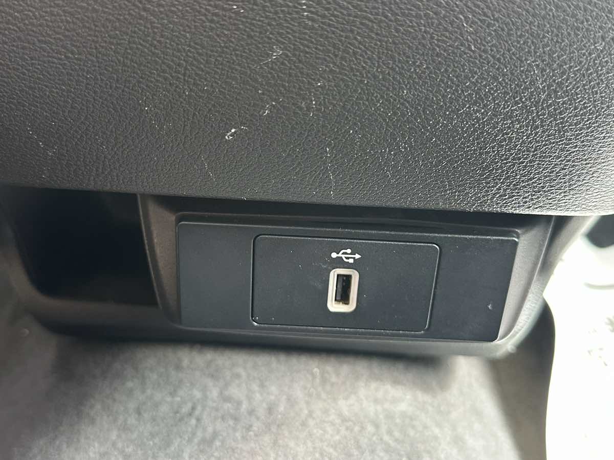 Ford Transit photo 32