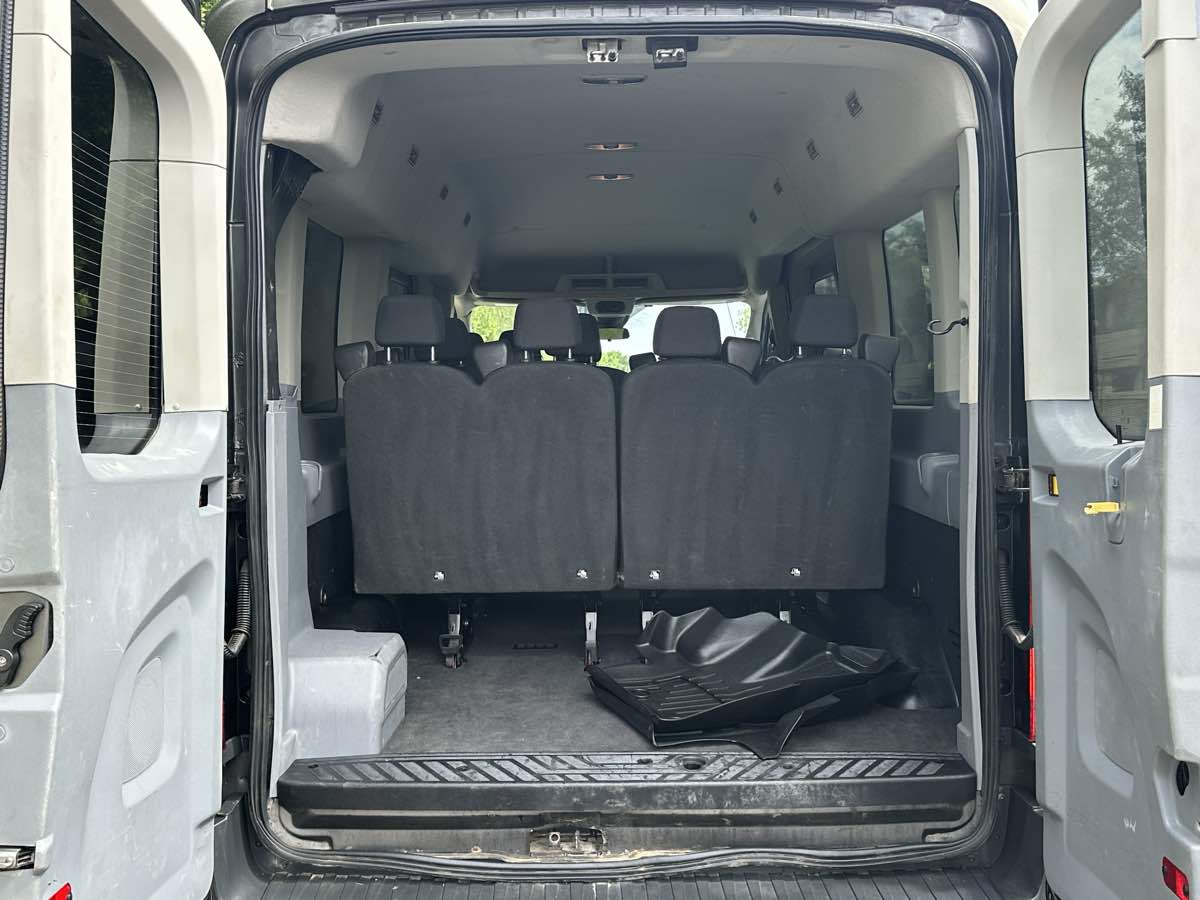 Ford Transit photo 36