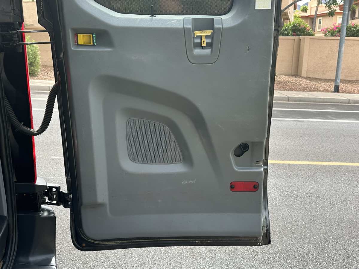 Ford Transit photo 38