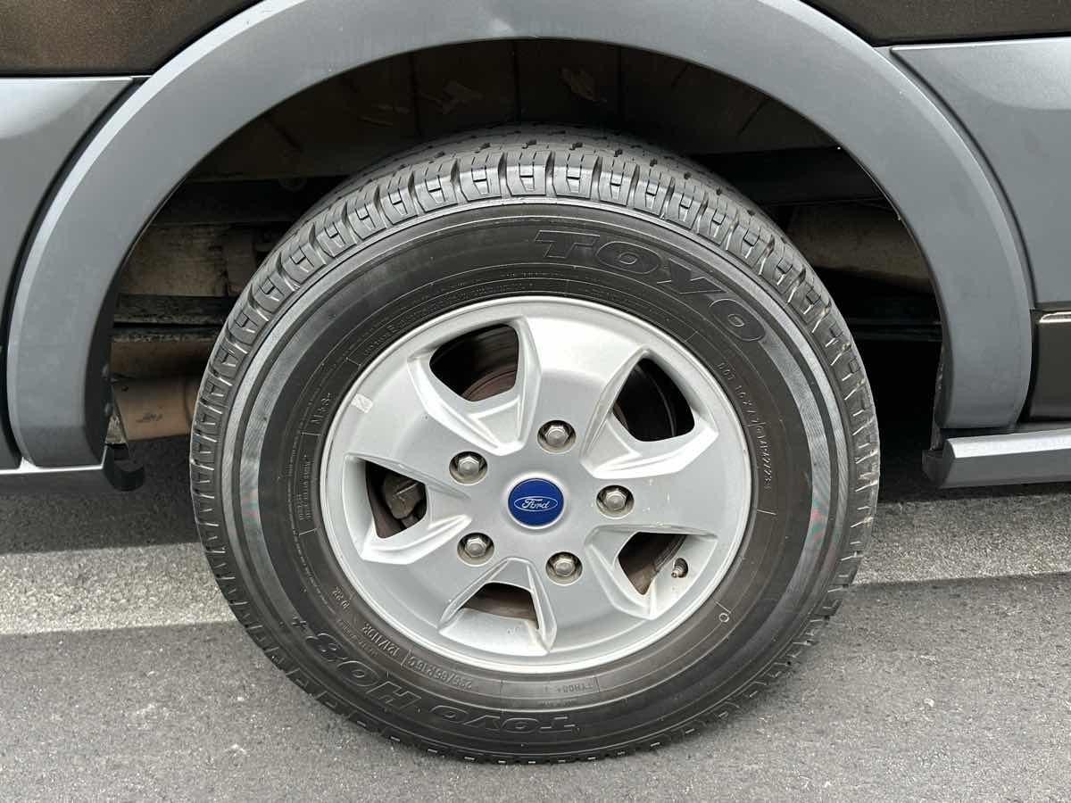 Ford Transit photo 47