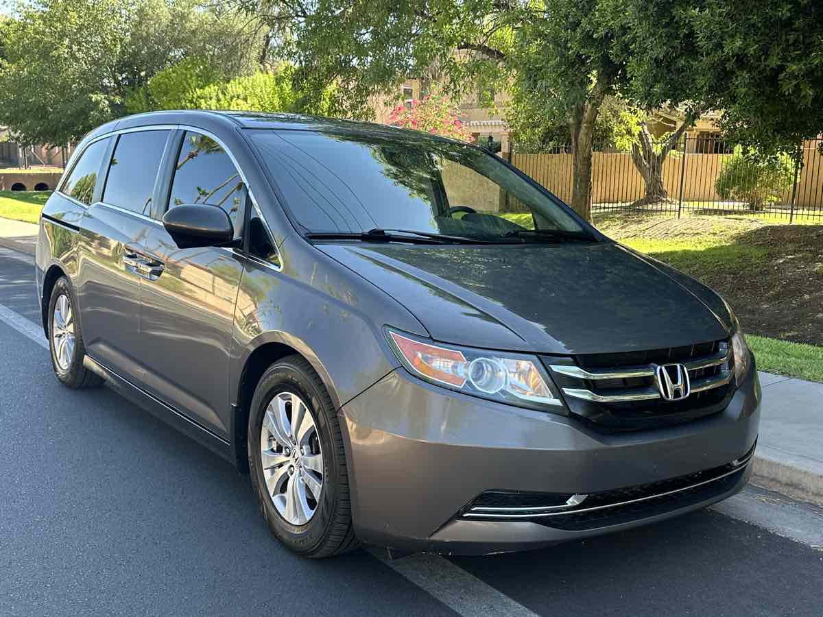 Honda Odyssey photo 2