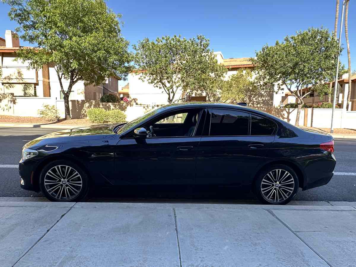 BMW 5 Series photo 5
