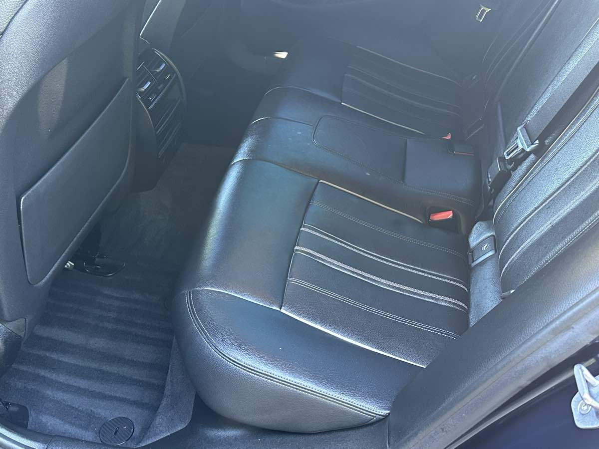 BMW 5 Series photo 14