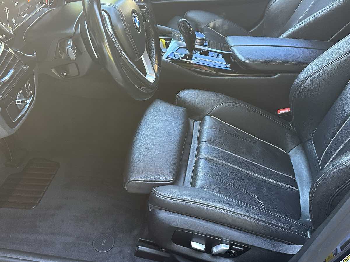 BMW 5 Series photo 18