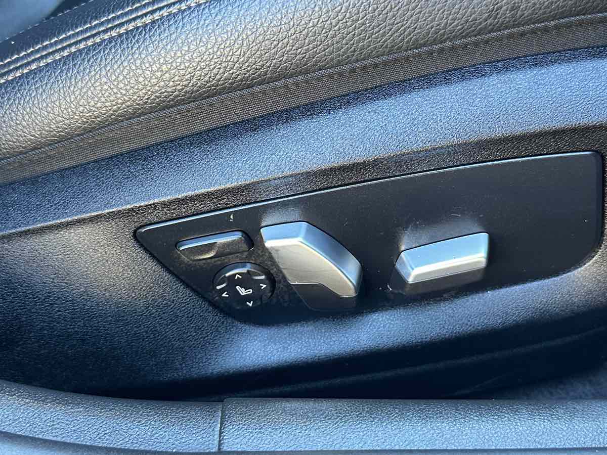BMW 5 Series photo 30