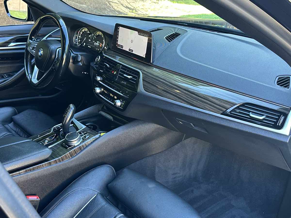 BMW 5 Series photo 25