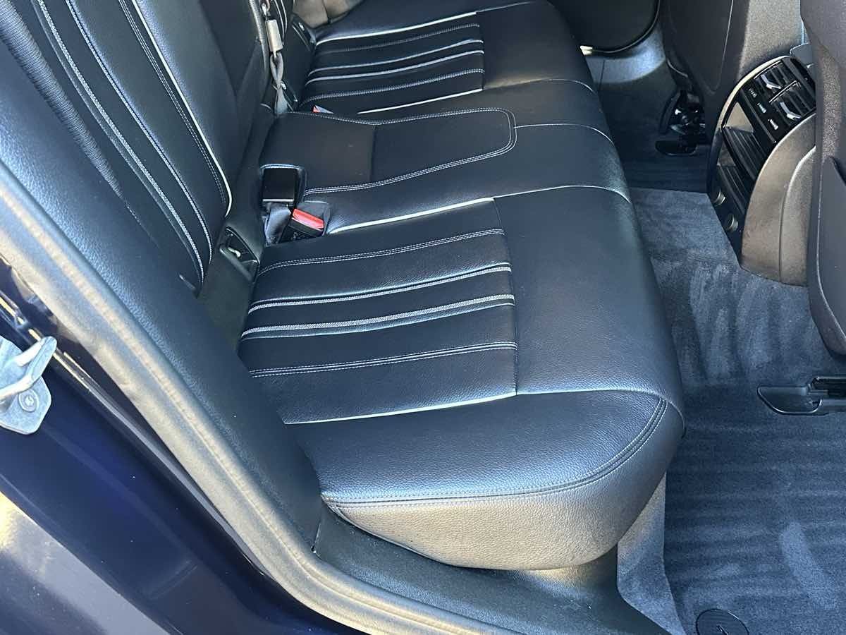 BMW 5 Series photo 27