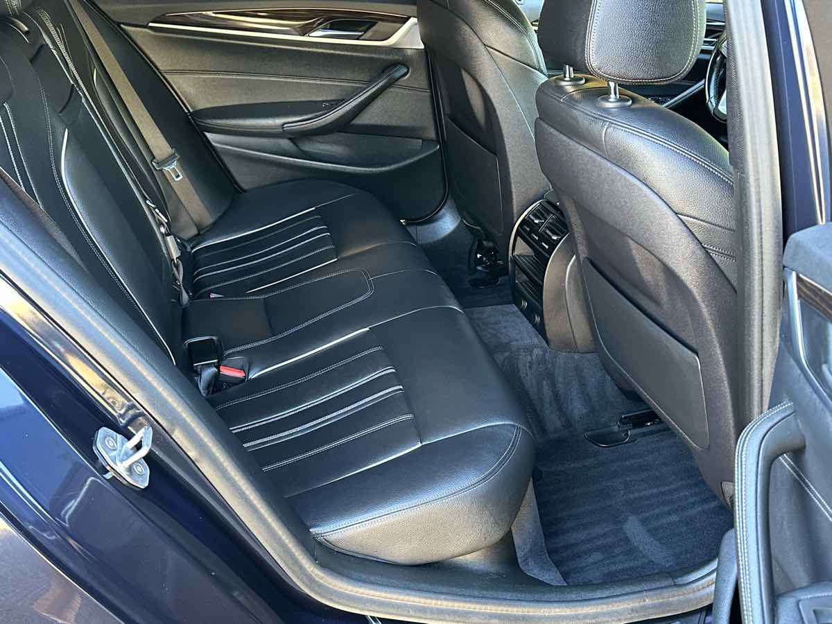 BMW 5 Series photo 26