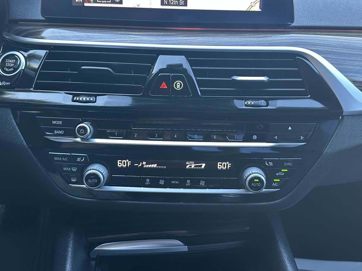 BMW 5 Series photo 33