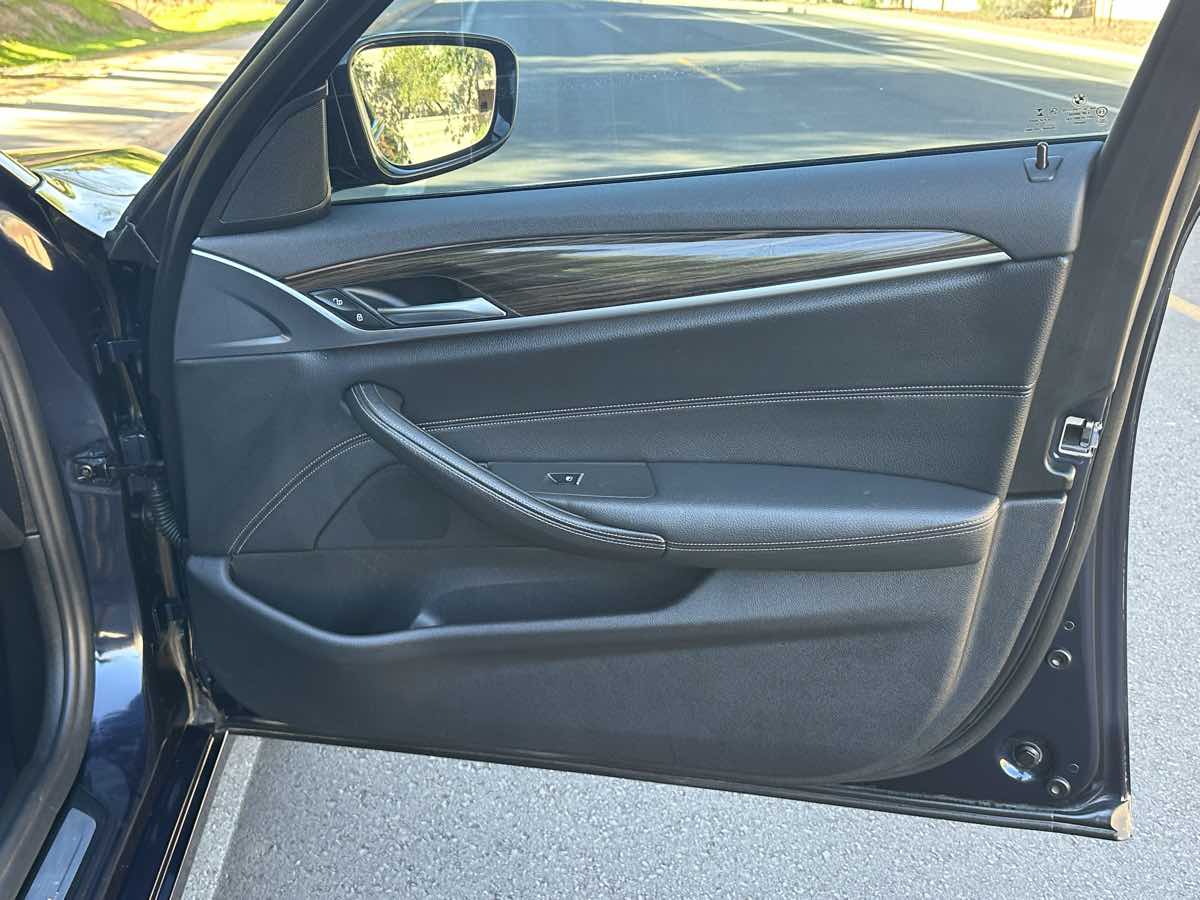 BMW 5 Series photo 47