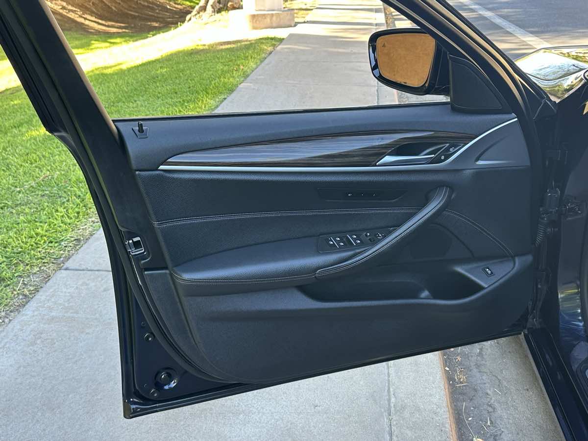 BMW 5 Series photo 49