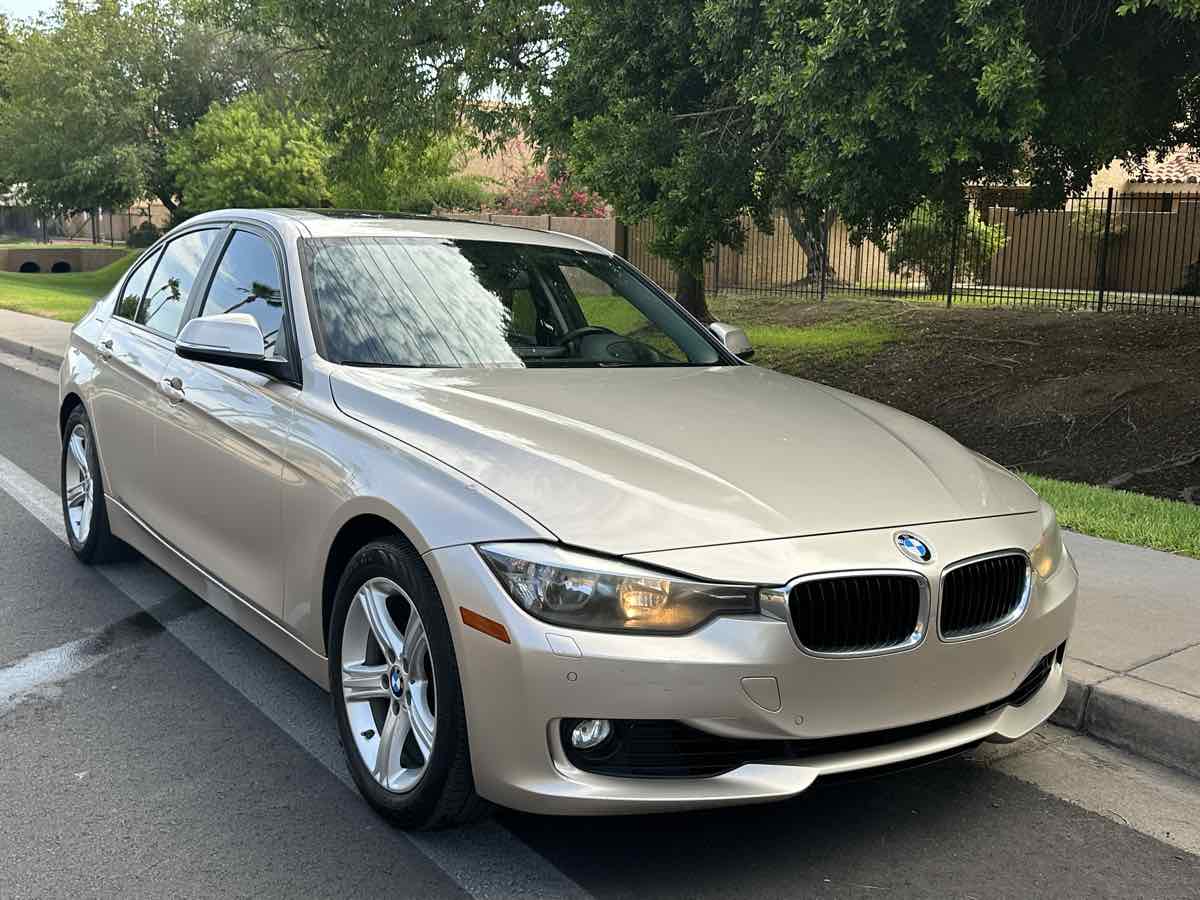 BMW 3 Series photo 2