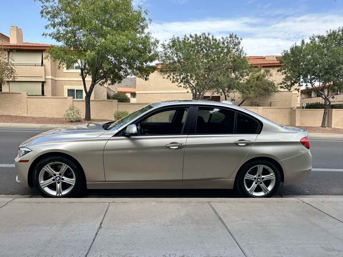 BMW 3 Series photo 5