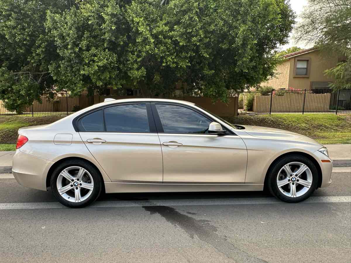 BMW 3 Series photo 9
