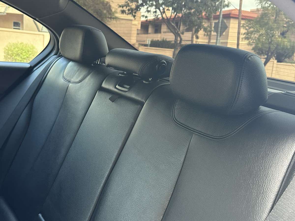 BMW 3 Series photo 19