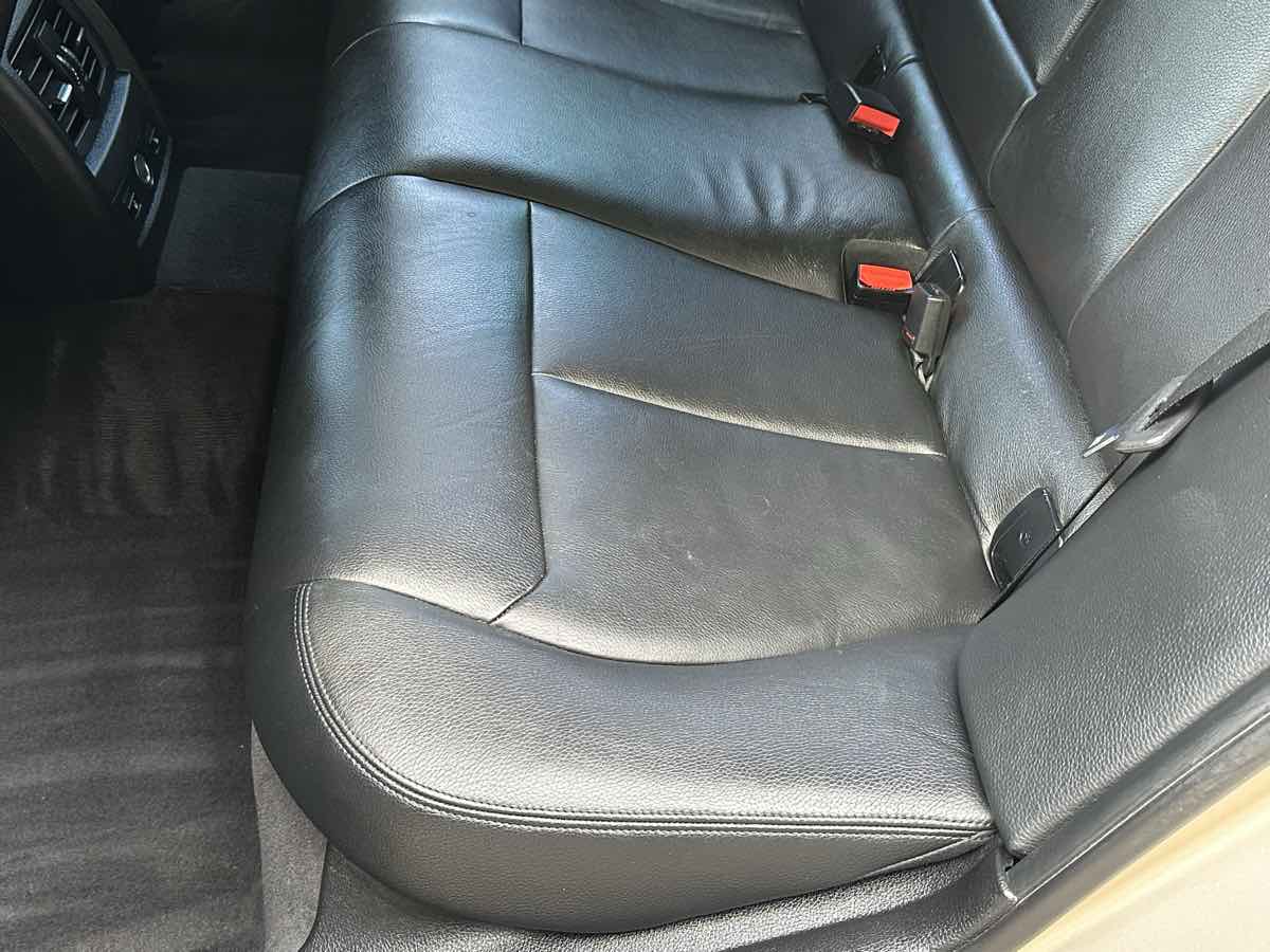 BMW 3 Series photo 20