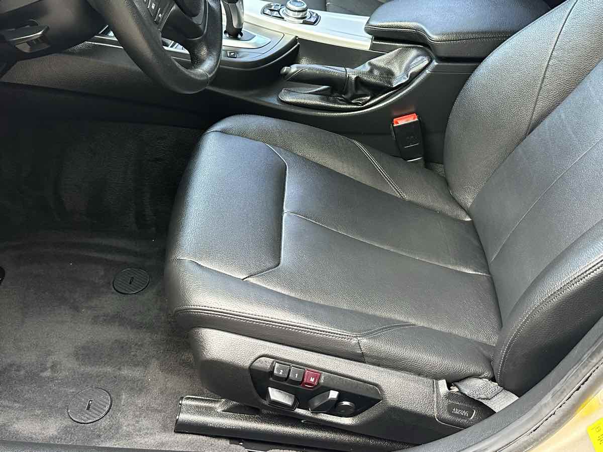 BMW 3 Series photo 23