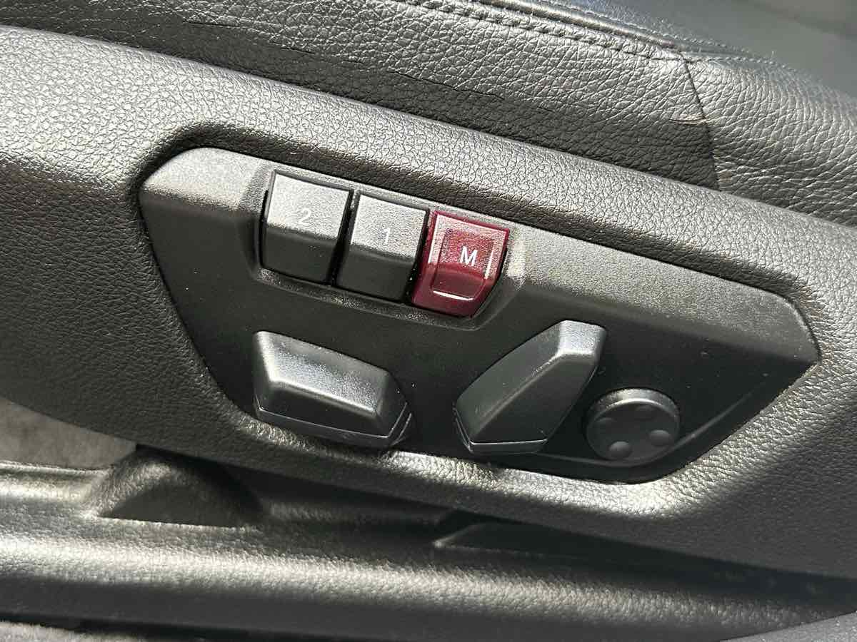 BMW 3 Series photo 26