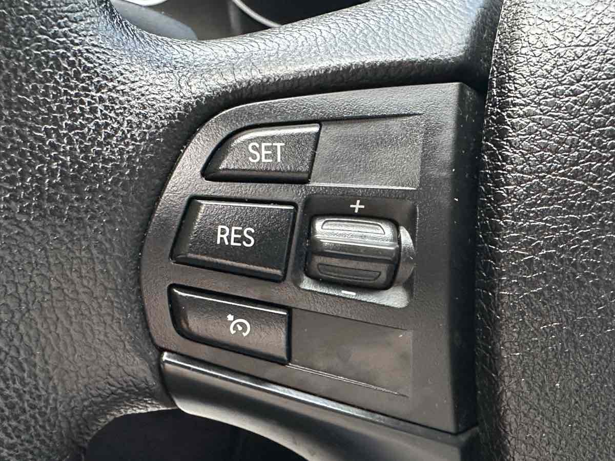 BMW 3 Series photo 28