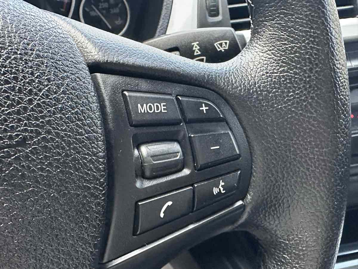 BMW 3 Series photo 30